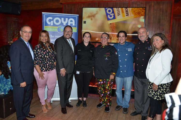 William Colón; Chef Carolina Luis; Bob Unanue, Presidente de Goya Foods, Inc.; Chef Ashley Morris; Chef Juancho Ortiz; Chef Fernando Desa; Chef Adolfo Perret; Chef Amalia Moreno.