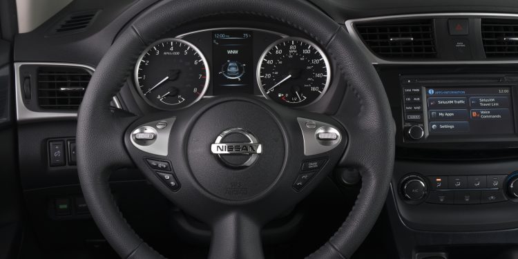 2017_Nissan_Sentra_SR_Turbo_10-750x375 Nissan Sentra Turbo SR del 2017