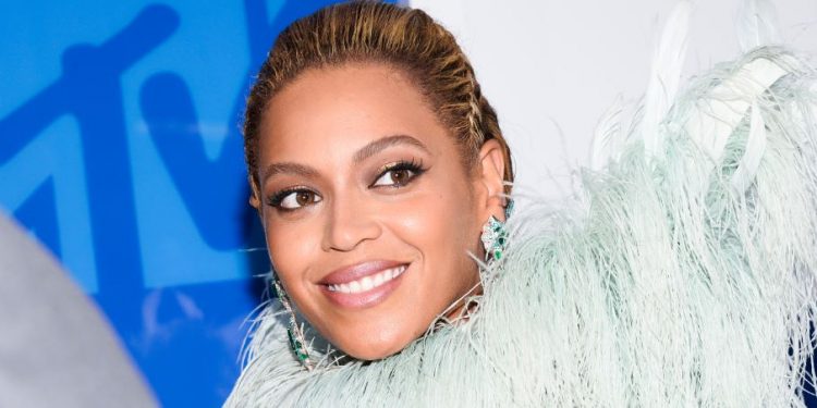 Beyoncé reivindicó hoy su corona de reina absoluta del pop en los MTV Video Music Awards  (EFE)