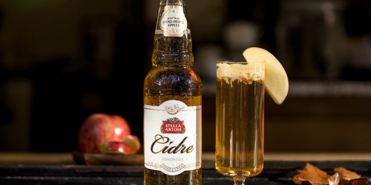 Prueba este delicioso cocktail hecho con Stella Artois Cidre. (Cortesía)