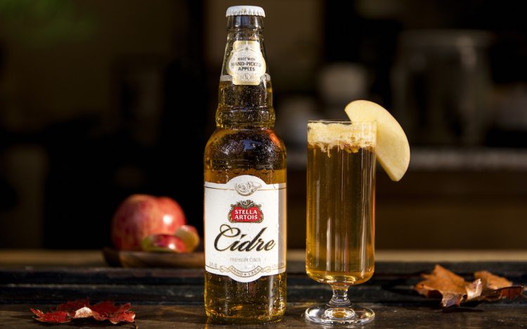 Prueba este delicioso cocktail hecho con Stella Artois Cidre. (Cortesía)