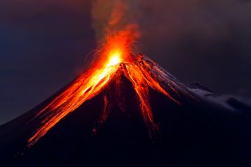 Las erupciones que han ocurrido hasta el momento se registraron a las 2.33 (8.33 GMT), 11.32 (17.32 GTM), 14.37 (20.37 GMT), 15.34 (21.34 GMT) y 16.06 (22.06 GMT), las más potente de ellas generó una pluma de ceniza de hasta 4.000 metros sobre el cráter, según el Observatorio Vulcanológico y Sismológico de Costa Rica (Ovsicori).
(Dreamstime)