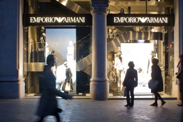 Emporio Armani es la tercera línea del italiano después de Giorgio Armani, marca de "prêt-à-porter" de lujo fundada en 1975, y de Giorgio Armani Privé, colección de alta costura lanzada en 2005.
(Dreamstime)