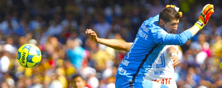 El Cruz Azul busca ser líder en fútbol mexicano