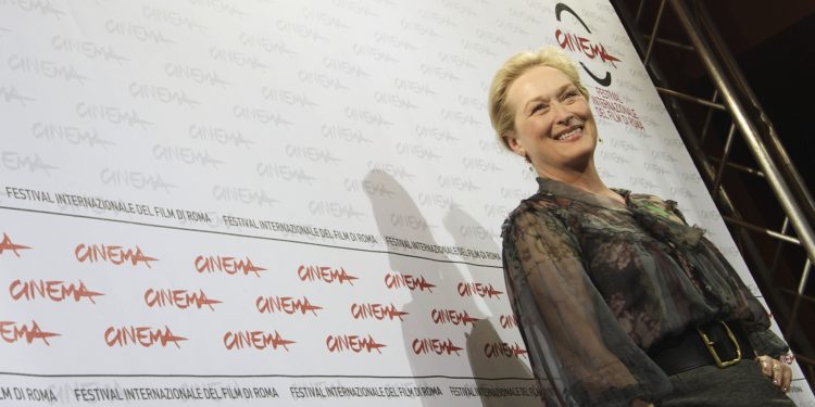 El discurso de Streep en la gala de los Globos de Oro causó furor en las redes sociales por su defensa de los extranjeros y su rechazo a la violencia.