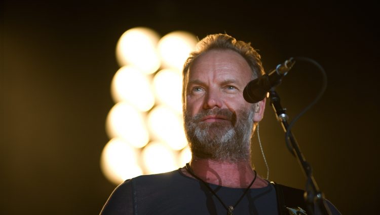 "57th & 9th" es el álbum más reciente de Sting que lanzó el pasado 11 de noviembre y el duodécimo en la carrera del exmiembro de la banda The Police, ganador de diez Grammy y tres nominaciones al Oscar