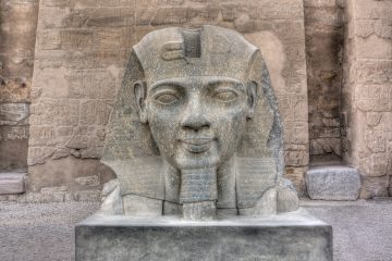 Ramsés II, uno de los más importantes faraones del antiguo Egipto, cuenta con un templo levantado en su memoria hace 3.300 años en Abu Simbel, en la región de Nubia, a 1.200 kilómetros al sur de El Cairo.
(Dreamstime)