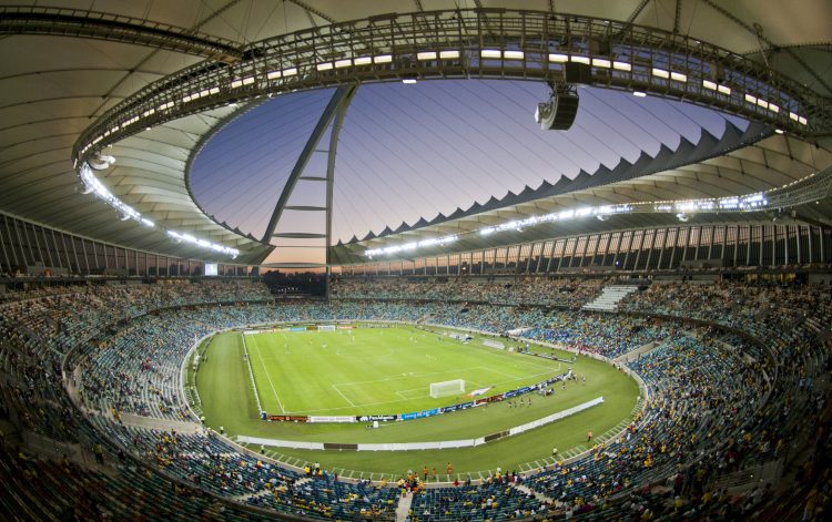 La FIFA se centró en esta gira de inspección no tanto en los estadios en sí mismos, como en coordinar con el comité organizador el funcionamiento de las infraestructuras colindantes, accesos y demás.
(Dreamstime)