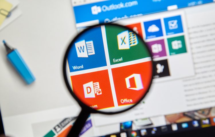 Microsoft también ha lanzado Azure Skills Initiative, que incluye el llamado Curso Abierto Masivo En Línea (MOOC, por sus siglas en inglés), con el que busca llegar a 18.000 personas aproximadamente.
(Dreamstime)