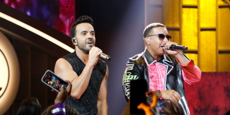 PREMIOS BILLBOARD DE LA MòSICA LATINA 2017 -- Pictured: Luis Fonsi, Daddy Yankee perform on stage at the Watsco Center in the University of Miami, Coral Gables, Florida on April 27, 2017 -- (Photo by: John Parra/Telemundo)