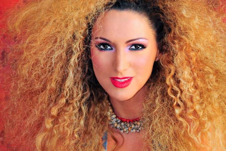 La compositora de "Despacito", la panameña Erika Ender, publicó su nuevo disco, "Tatuajes"
