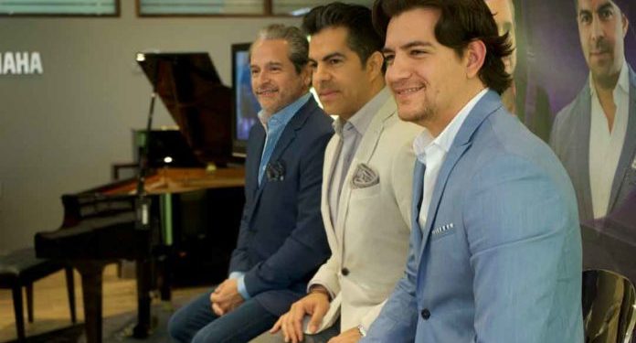 La gira, según detallaron los productores de la cita, arranco en el Centro De Bellas Artes de Caguas, municipio aledaño a San Juan, acompañados por una orquesta que incluirá un cuarteto de cuerdas, y dirigida por Marcos Sánchez.