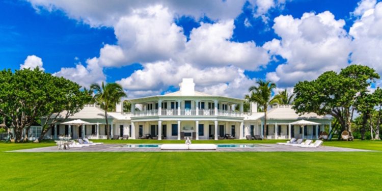 celine-dion-florida-home-sale-02-750x375 Celine Dion vende mansión en Florida por 44 millones menos de lo pedido