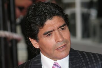 Maradona confiesa el importante apoyo recibido de su familia en los momentos más difíciles de su vida, especialmente de su hija Dalma, a quien agradece su cercanía: "Conseguí salir del coma gracias a mi hija", dice.
(Dreamstime)
