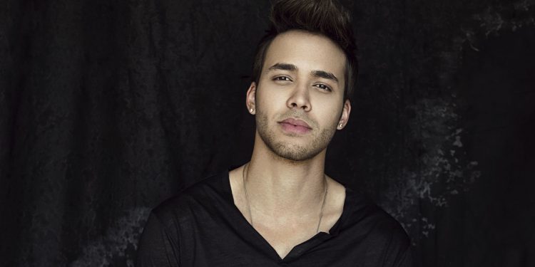 MIA01. MIAMI (ESTADOS UNIDOS), 21/6/2017.- Fotografía promocional sin fecha cedida por Sony Music que muestra al cantante estadounidense de origen dominicano Prince Royce. Royce aseguró hoy, miércoles 21 de junio de 2017, que su último sencillo junto a Farruko, "Ganas locas", una canción en la que la bachata se encuentra con el reguetón, refleja su voluntad de "innovar" más allá del género del que es exponente. EFE/SONY MUSIC/SOLO USO EDITORIAL/NO VENTAS