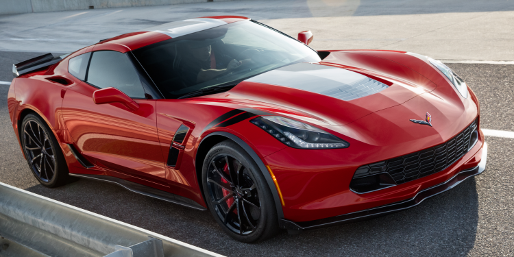 El C7 Corvette Grand Sport se sitúa en la intersección del diagrama de Venn entre los autos deportivos y los autos de lujo. (cortesía Corvette)