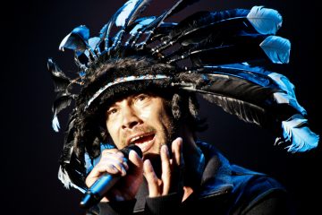 El vocalista de la banda, Jay Kay, apareció en el escenario con uno de sus usuales sombreros extravagantes, un accesorio con luces por el que se le podía identificar desde cualquier punto de la gran explanada.
(Dreamstime)