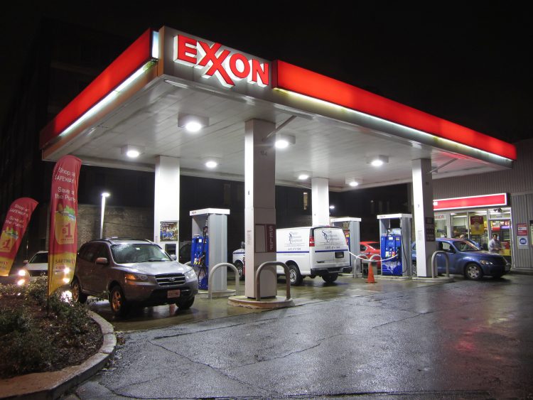 El Tesoro consideró que la compañía estaba al tanto de estas medidas y calificó estas violaciones de "atroces", las cuales tuvieron lugar cuando el actual secretario de Estado de EE.UU., Rex Tillerson, era el presidente ejecutivo de Exxon.
(Dreamstime)