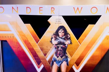 Gal Gadot, la estrella de "Wonder Woman", participó hoy en el acto en la Comic-Con junto a sus compañeros de "Justice League", el filme que se estrenará el próximo 17 de noviembre y que reunirá a esta superheroína junto a otras figuras de los cómics como Batman (Ben Affleck), Aquaman (Jason Momoa), Flash (Ezra Miller) y Cyborg (Ray Fisher).
(Dreamstime)