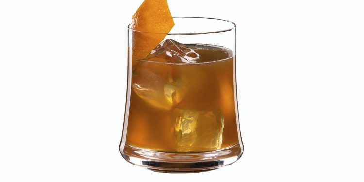 Citrus Cross hecho con Hennessy.