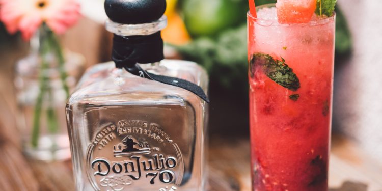 1 bebida, ninguna bebida contiene más de 0.6 onzas líquidas de alcohol. (cortesía Tequila Don Julio)