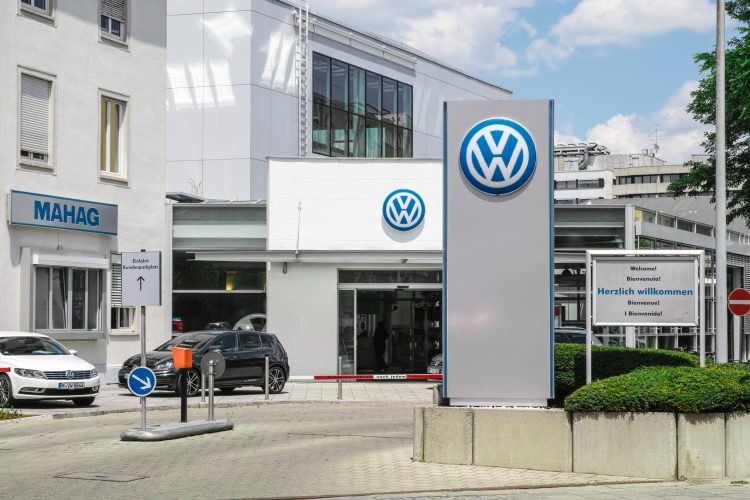 El consejero delegado de la marca VW, Herbert Diess, dijo que "el paquete de inversiones adoptado impulsará de forma decisiva la mayor ofensiva de producto y tecnología en la historia de la marca".
(Dreamstime)