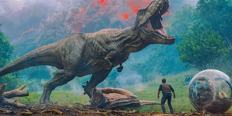 La filmación tuvo lugar en el Reino Unido y en las paradisiacas playas de Hawái. Producida y distribuida por Universal Pictures, Jurassic World: Fallen Kingdom se estrenó en Estados Unidos el 22 de junio de 2018.