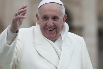 El pontífice subrayó que "es un regalo de papa" y advirtió a todos de que "no hay que pagar. Si alguien os dice que paguéis es un timo".
(Dreamstime)