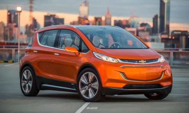 El año pasado en total se vendieron 360,273 vehículos eléctricos en los Estados Unidos y se vendieron 1.71 millones a nivel mundial. El total de los Estados Unidos es un 80% más alto que el total de 2017, y el total mundial es un 40% más que el año anterior.