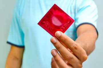 El coordinador de AHF en Chile argumentó que el uso del preservativo está disminuyendo porque el VIH se ha convertido en una enfermedad "controlada".
(Dreamstime)
