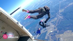 Samsung-Galaxy-skydive-unboxing-Original-File-300x169 Samsung Galaxy skydive unboxing - Original File