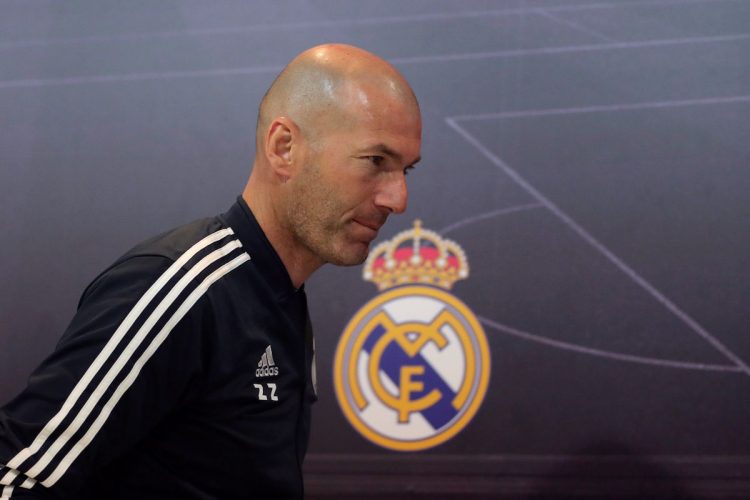 El entrenador del Real Madrid, Zinedine Zidane, durante la rueda de prensa que ha ofrecido en la Ciudad Deportiva de Valdebebas. EFE