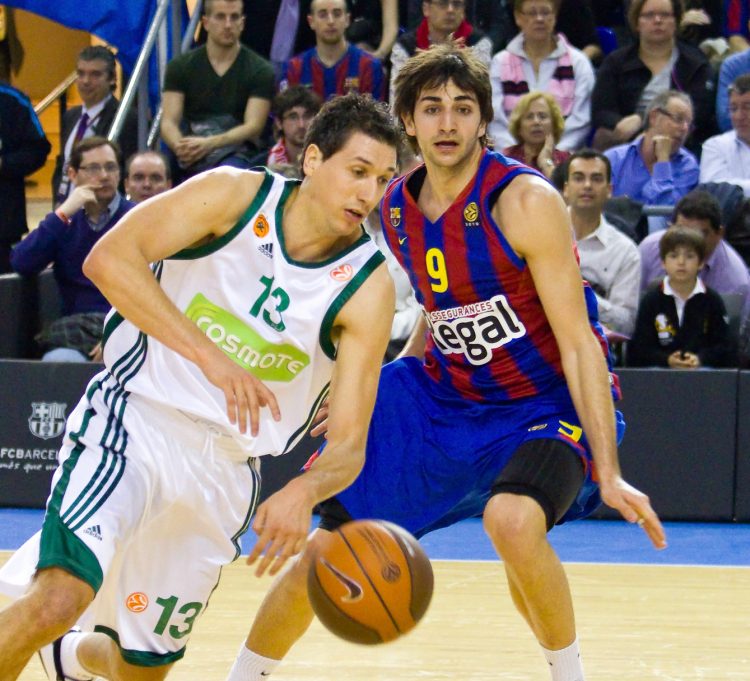 El joven, jugador de la Unió Esportiva Mataró (UEM) de baloncesto, descubrió que tenía un linfoma en el pulmón tras una lesión del hombro izquierdo y una serie de desvanecimientos.
(Dreamstime)
