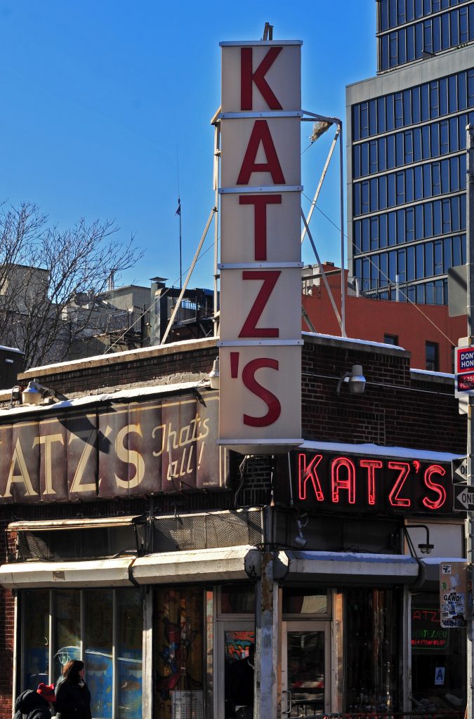 Katzs-Deli-675x1024 On Location Tours te invita a conocer los sets de tus series favoritas