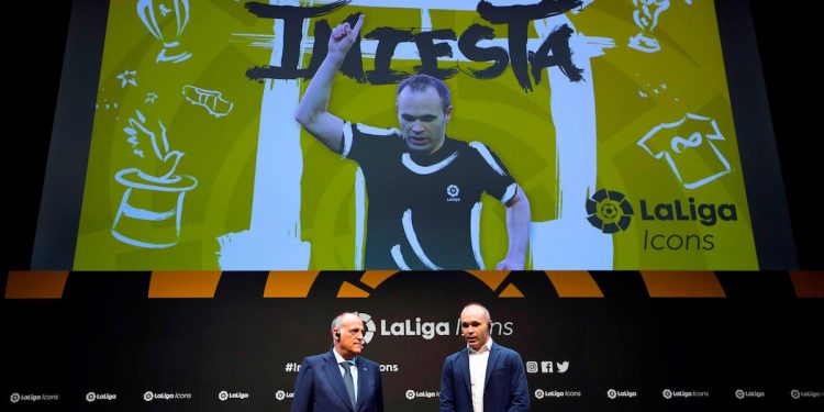 Tokyo (Japan), 22/07/2019.- Japanese soccer club Vissel Kobe's Spanish midfielder Andres Iniesta (R) speaks next to President of the Spanish soccer league LaLiga Javier Tebas during a presentation of LaLiga Icons in Tokyo, Japan, 22 July 2019. Iniesta, former FC Barcelona player, became the second LaLiga Icons ambassador. LaLiga Icons is a project by Spanish soccer league LaLiga to praise the most honorable players for achievement in Spanish soccer, with the aim of promoting LaLiga and its value globally throughout social media. (Japón, Tokio) EFE/EPA/KIYOSHI OTA
