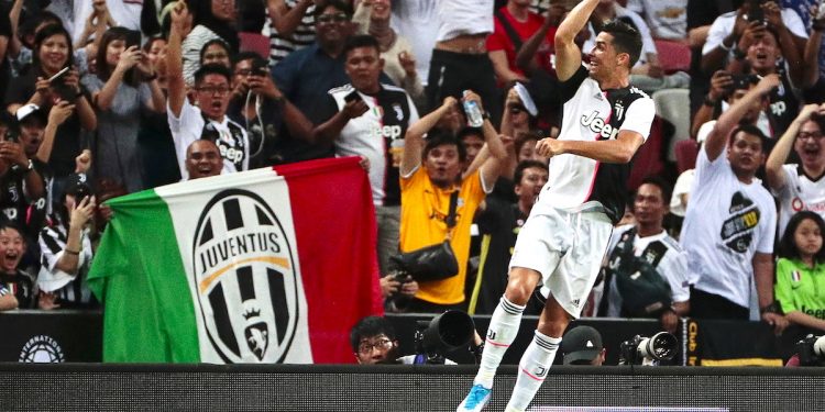 Christiano Ronaldo celebra el gol con su equipo Juventus FC contra el Tottenham EF