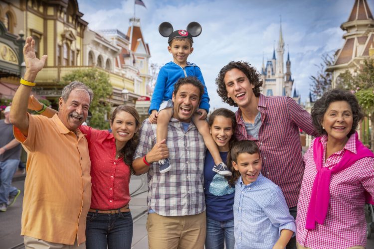 Chevrolet invita a familias hispanas a encontrar nuevos caminos juntos (Crédito: Disney)