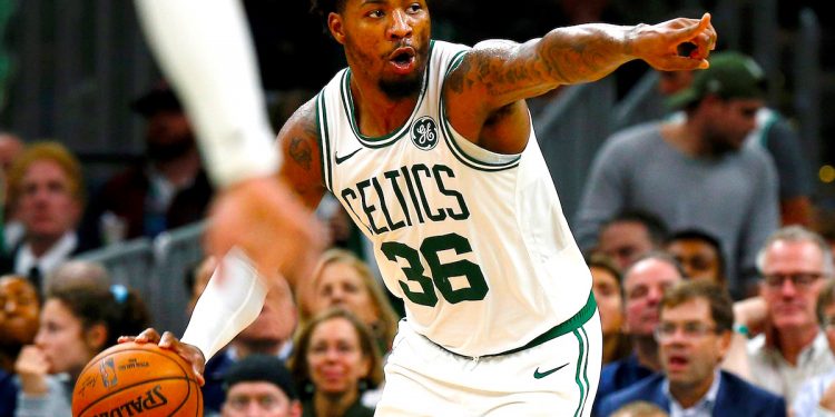 El Guarda Marcus Smart de los Boston Celtics