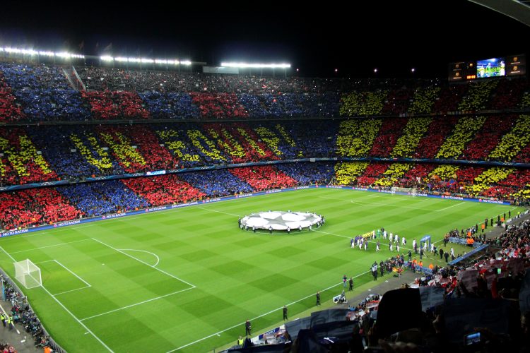 Además, hoy viernes el Barcelona conoció que la UEFA ha suspendido el partido del próximo miércoles en el Camp Nou contra el Nápoles, correspondiente a la vuelta de los octavos de final de la Liga de Campeones.
(Dreamstime)