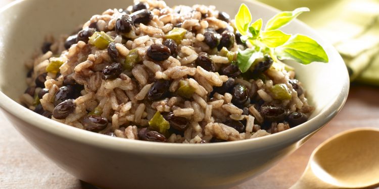 ¡Arroz con frijoles negros!