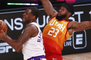 Los Lakers (51-15) poseen una ventaja de seis juegos sobre los Clippers de Los Ángeles y tienen cinco encuentros de clasificación antes de comenzar su primera carrera de playoffs desde 2013.
(EFE)