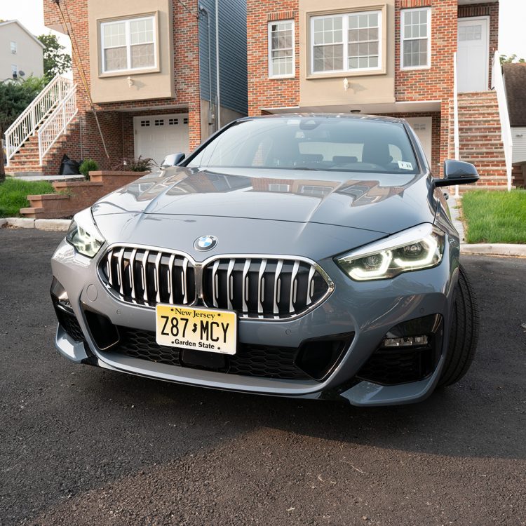 La calidad del material es impresionante en el sedán 2020 BMW 228i Gran Coupe.