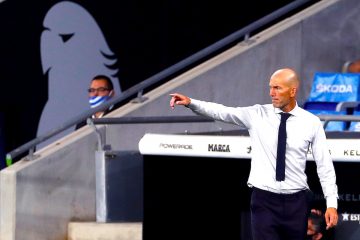 El entrenador del Real Madrid Zinedine Zidane  EFE/Alberto EstÈvez