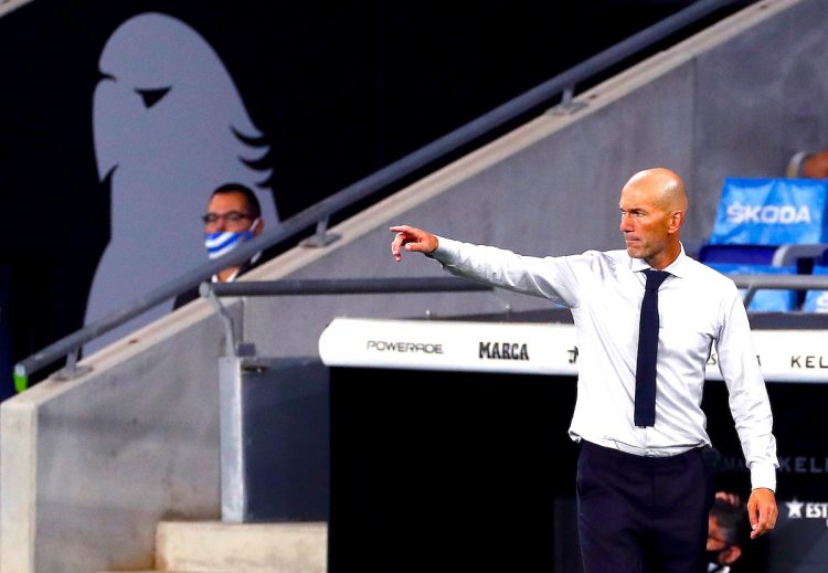 El entrenador del Real Madrid Zinedine Zidane  EFE/Alberto EstÈvez