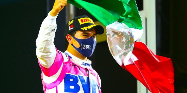 La escudería Red Bull, segunda en el campeonato de constructores, anunció este viernes el fichaje del mexicano Sergio Pérez -cuarto en el Mundial de Fórmula Uno. EFE
