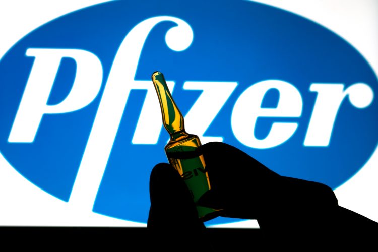 Pero los datos preliminares señalan asimismo que "la protección mejora con una tercera dosis de nuestra vacuna", afirmó el presidente de Pfizer, Albert Bourla.
(Dreamstime)