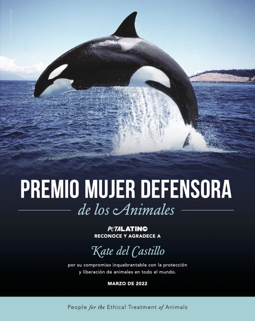 7-670x1024 Kate del Castillo, "Mujer Defensora de los Animales" de PETA Latino