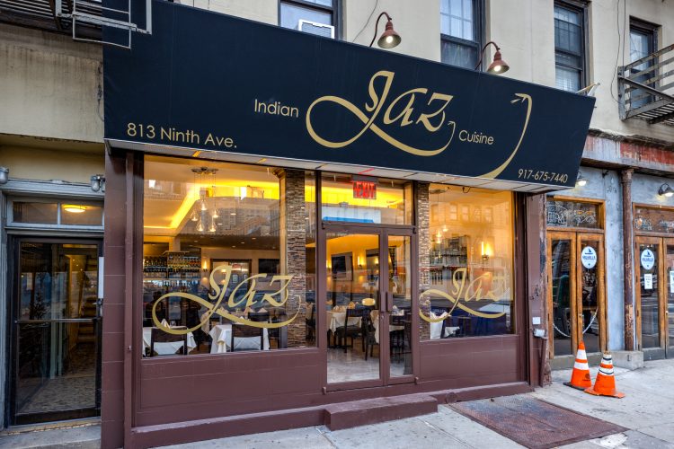 Jaz está ubicado en la 813 9th Avenue, New York, NY 10019
