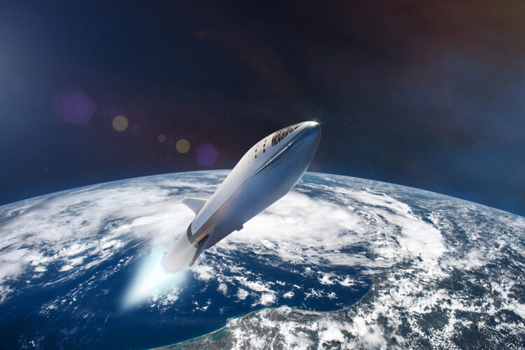 SpaceX cuenta ya con un permiso de la Comisión Federal de Comunicación de EE.UU. para desplegar 7.500 satélites Gen2 en la órbita baja de la Tierra, los primeros de los casi 30.000 que se propone colocar en total.
 (Dreamstime)