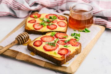 Strawberry-Basil-Yogurt-Custard-Toast_17
